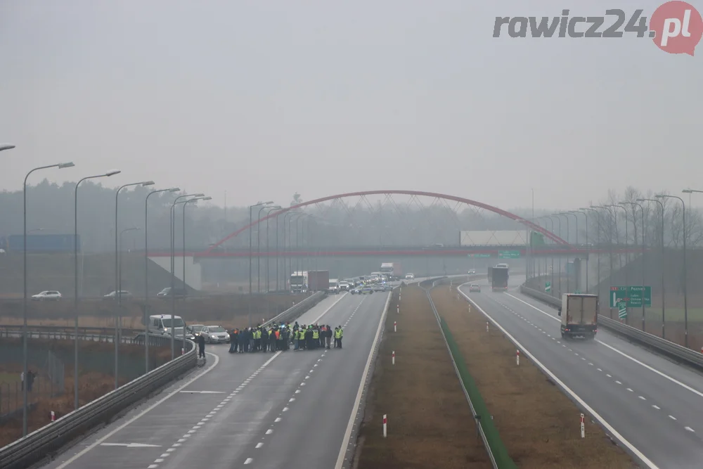 Protest rolników w okolicy Załęcza i na S5