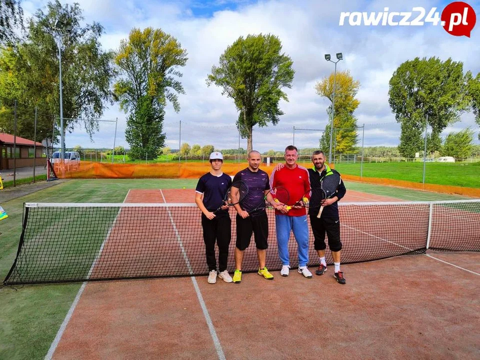 Tenis. Singiel kobiet i debel mężczyzn w Miejskiej Górce