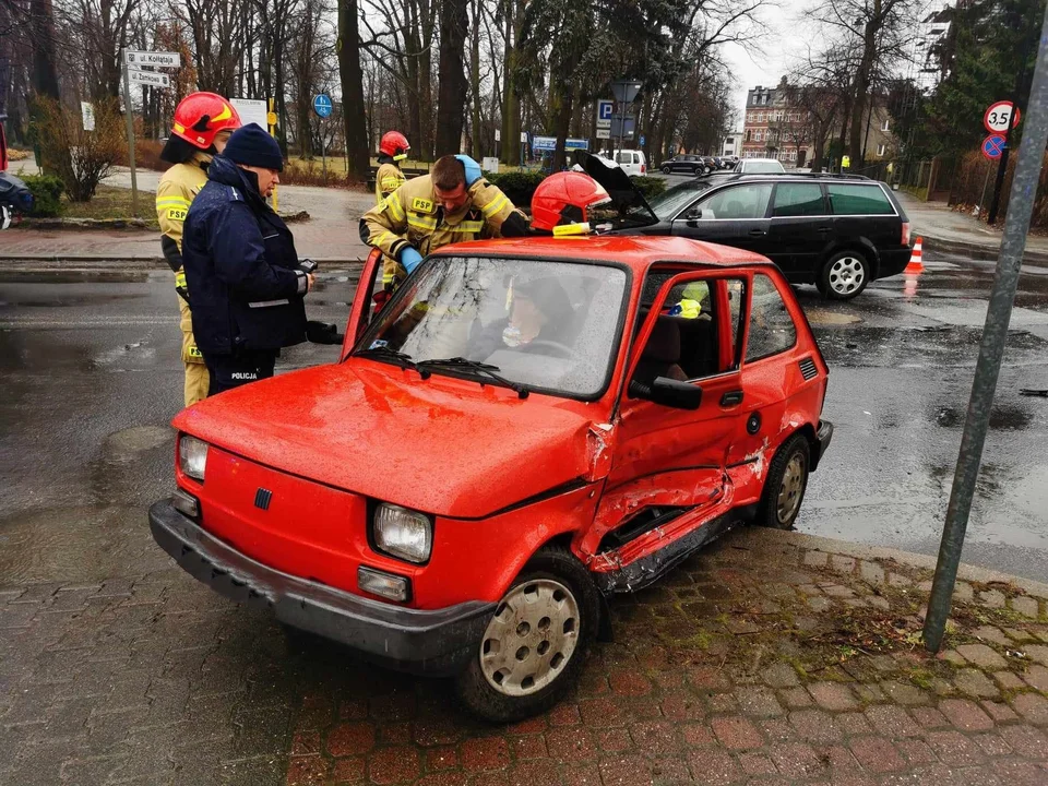 Krotoszyn. Zderzenie dwóch samochodów osobowych