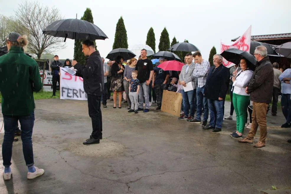 Protest przeciwko budowie ogromnej obowy w Kadziaku