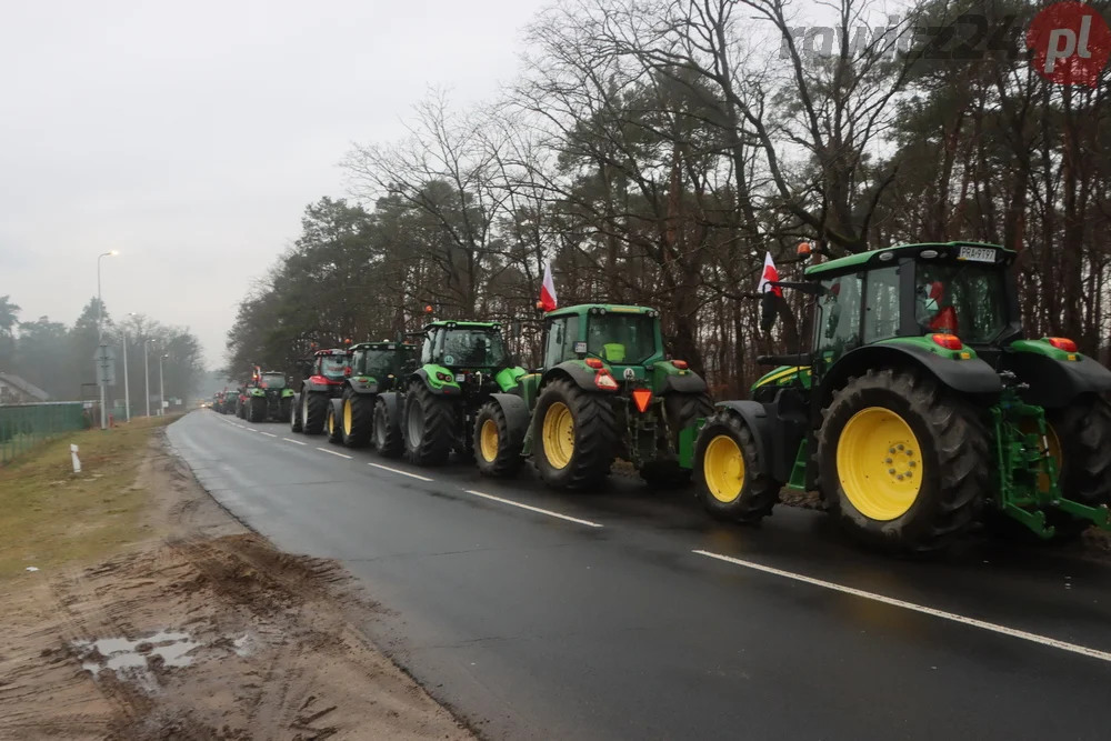 Protest rolników w okolicy Załęcza i na S5