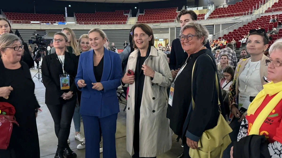 Katarzyn Barbara Nowacka (ministra edukacji narodowej) i Hanna Wróblewska (ministra kultury i dziedzictwa narodowego) i Magdalena Środa