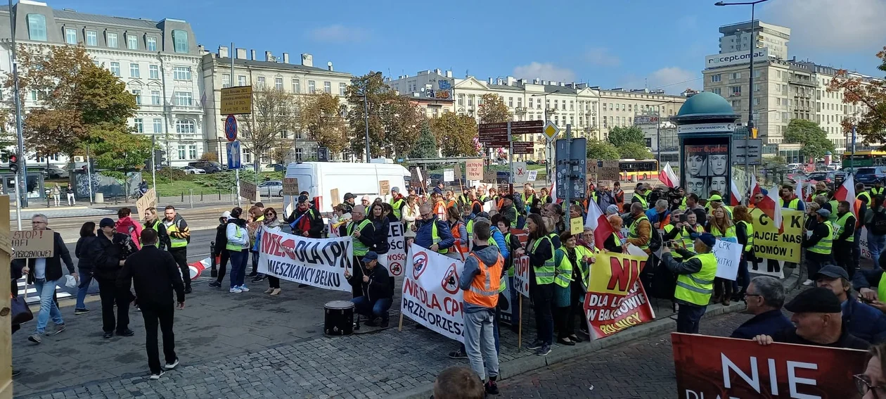 Mieszkańcy Ziemi Jarocińskiej protestują przeciwko CPK w Warszawie