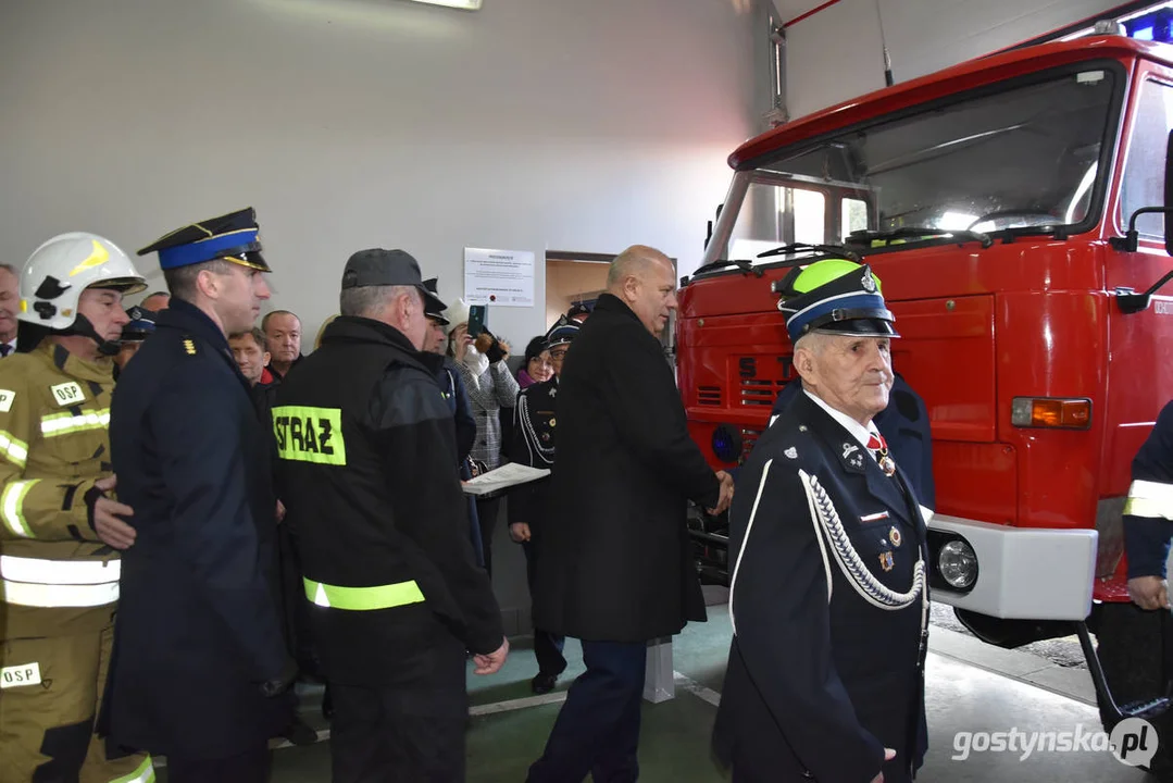 "Ochrzczono" nowy samochód strażacki dla OSP Borek Wlkp. Otrzymał imię "Jan"