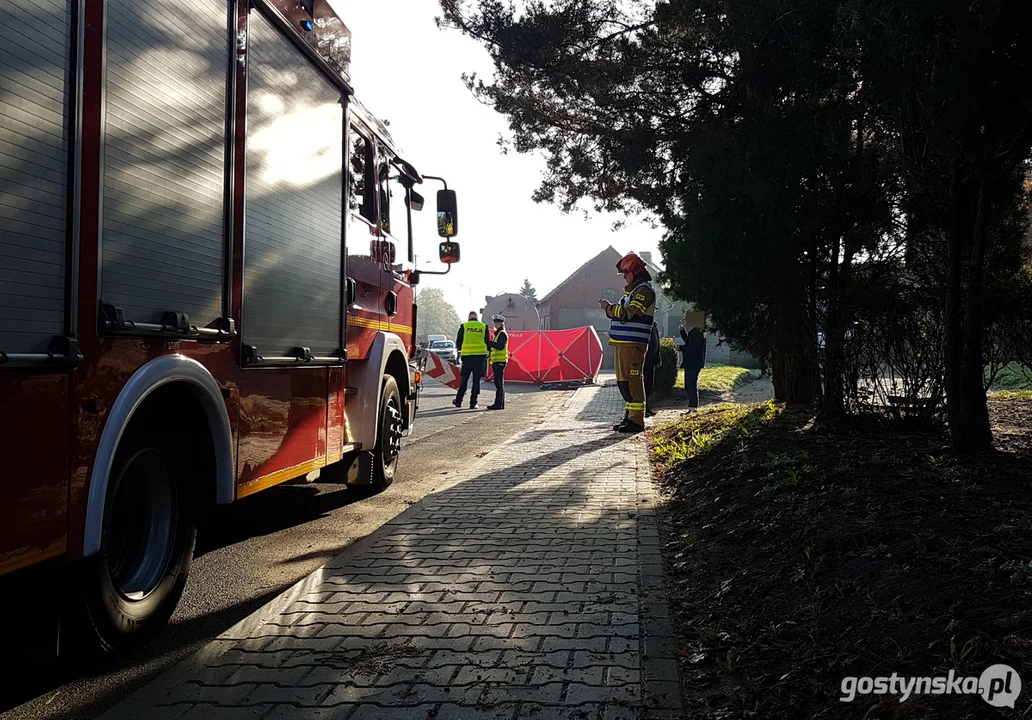 Wypadek śmiertelny w Żytowiecku. Mężczyzna przejechany przez ciągnik