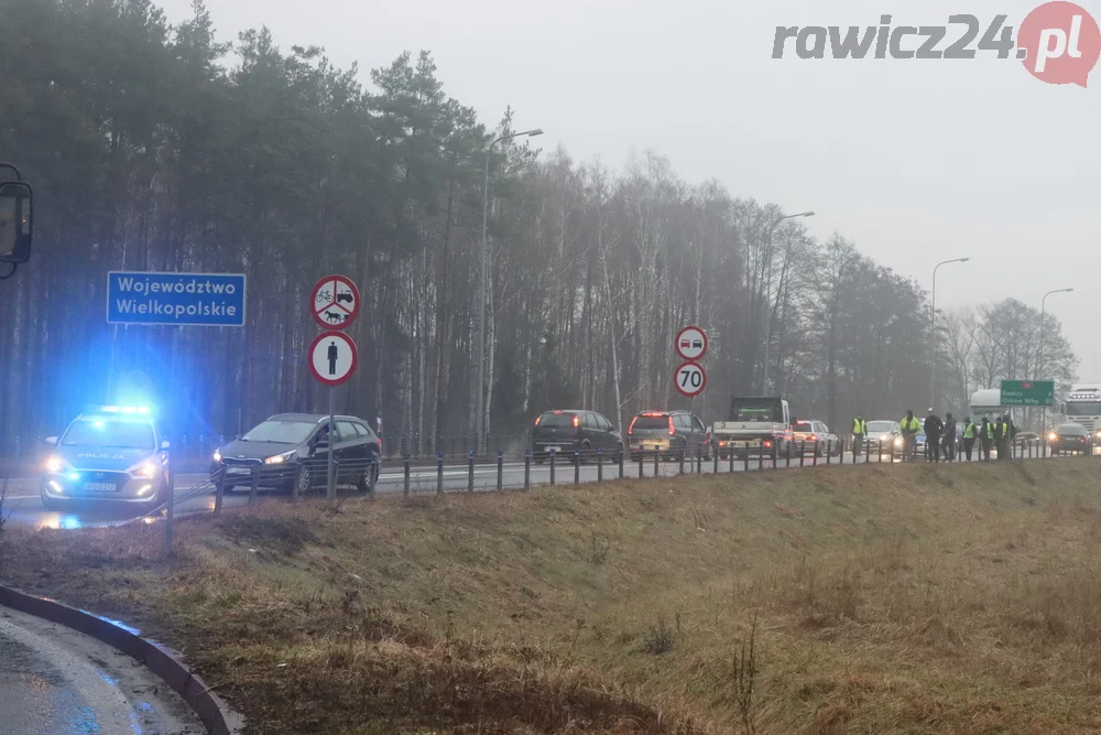 Protest rolników w okolicy Załęcza i na S5