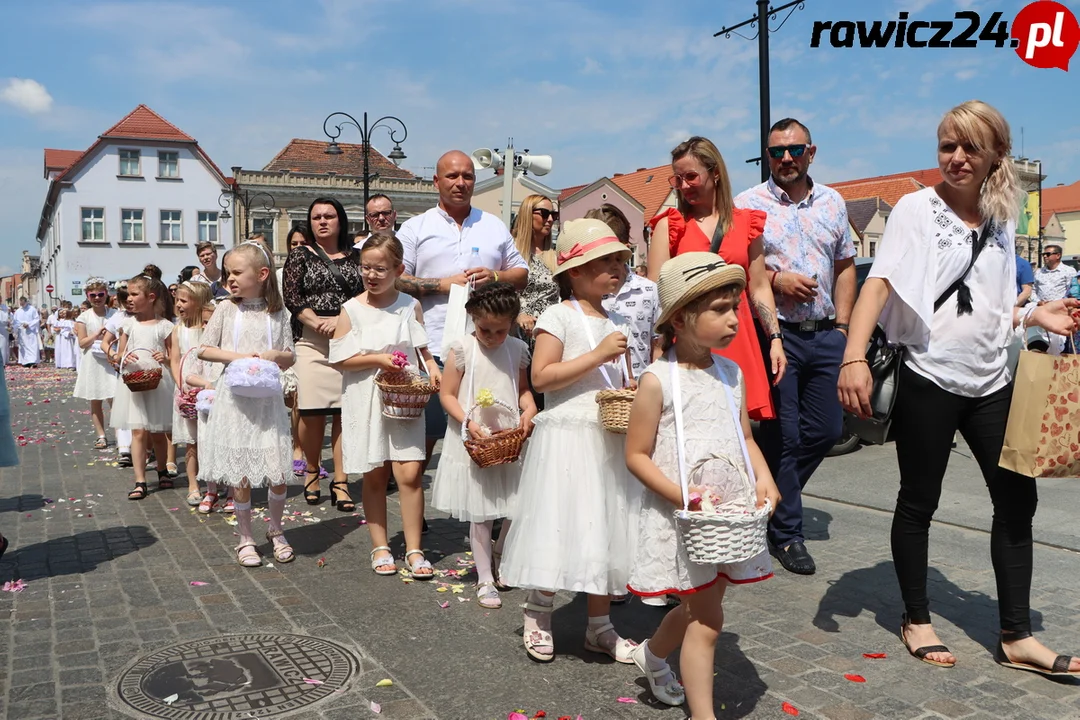 Rawicz. Procesja w Boże Ciało ulicami miasta (2023)