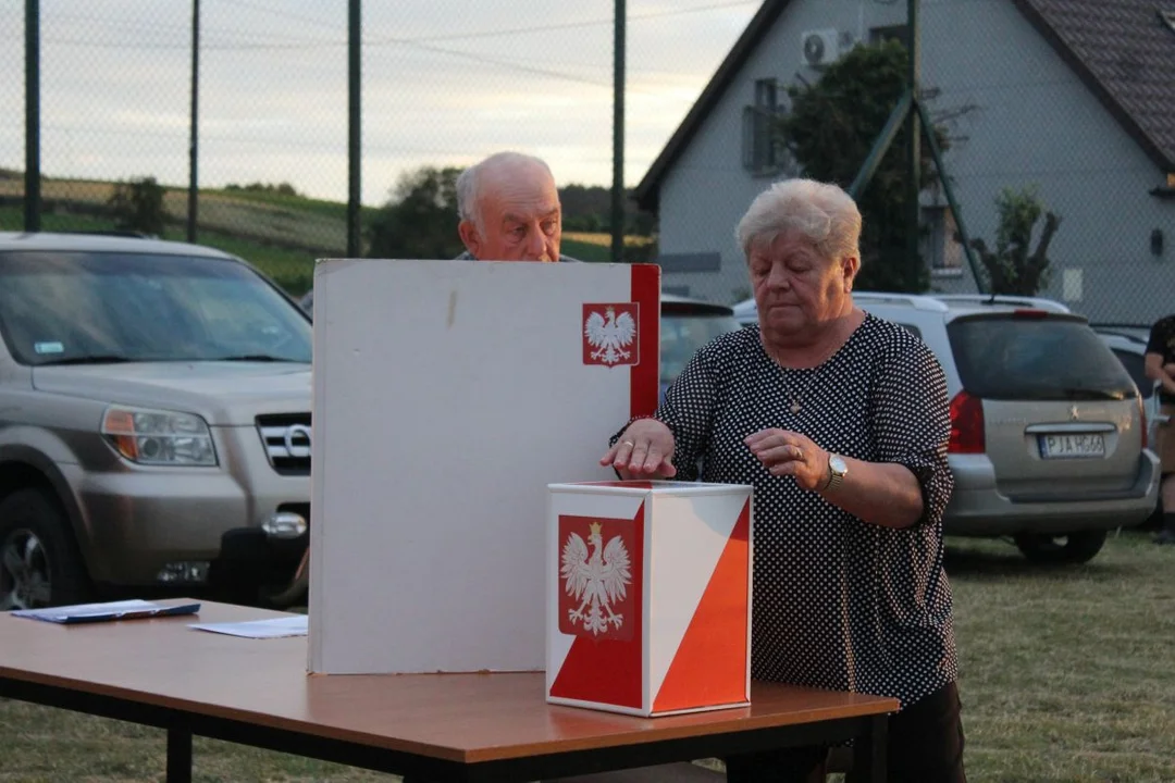 Po trzech tygodniach chciano odwołać sołtyskę Brzóstkowa. Zaskakujący wynik zebrania wiejskiego