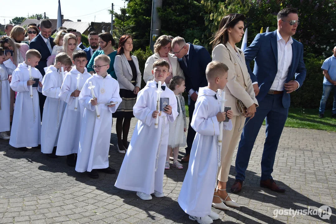 Sakrament I Komunii Świętej w parafii w Pogorzeli