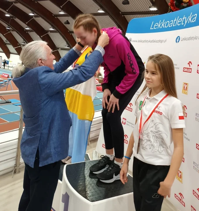 Gabriela Biernacka - mistrzyni Polski Halowych "Czwartków lekkoatletycznych" w biegu na 300 m U-12