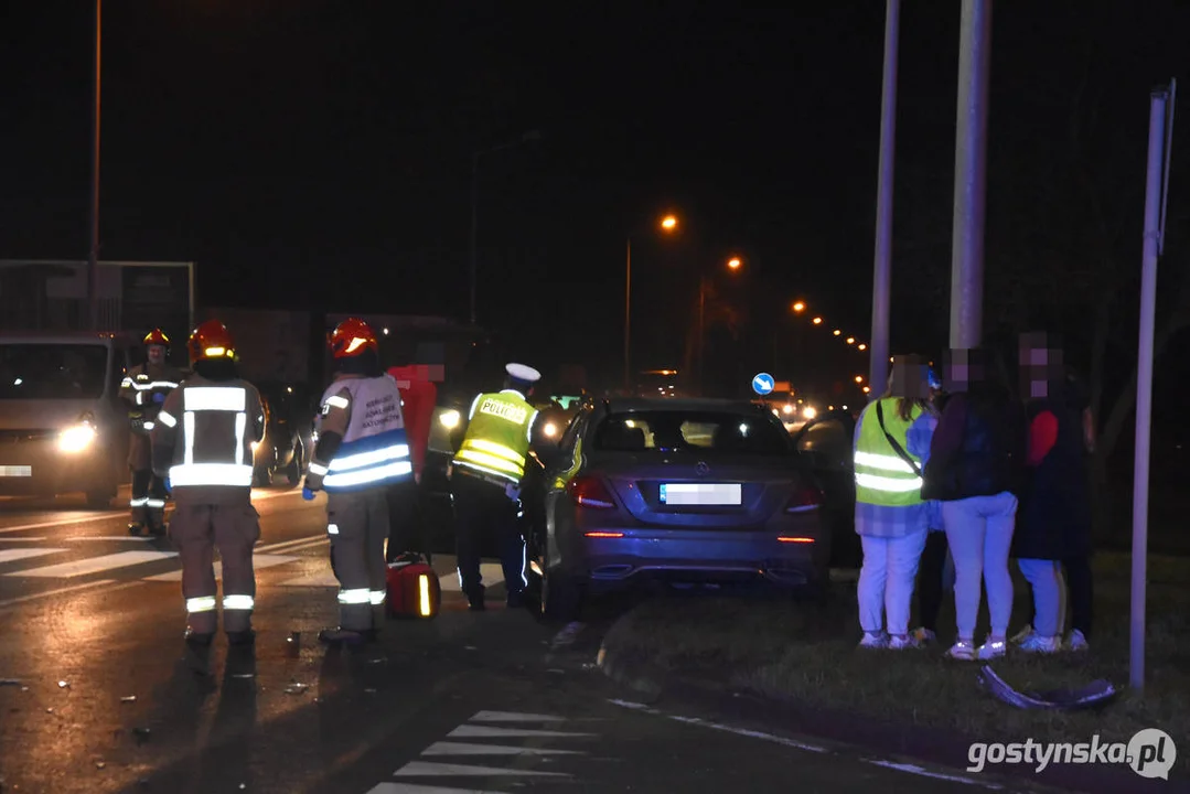 Dwa samochody zderzyły się na DK12, przebiegającej przez Gostyń