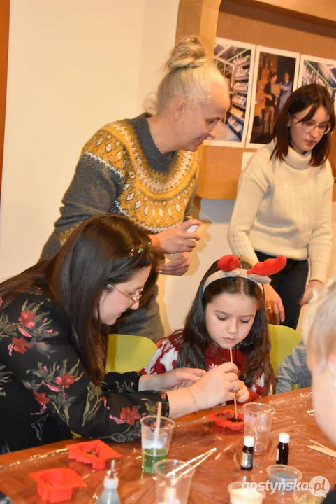 Niedziela w bibliotece w Gostyniu w świątecznym klimacie