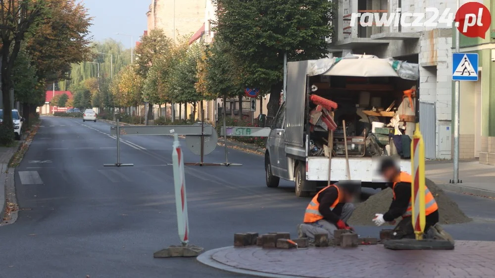 Ruszyły prace na minirondzie w Rawiczu