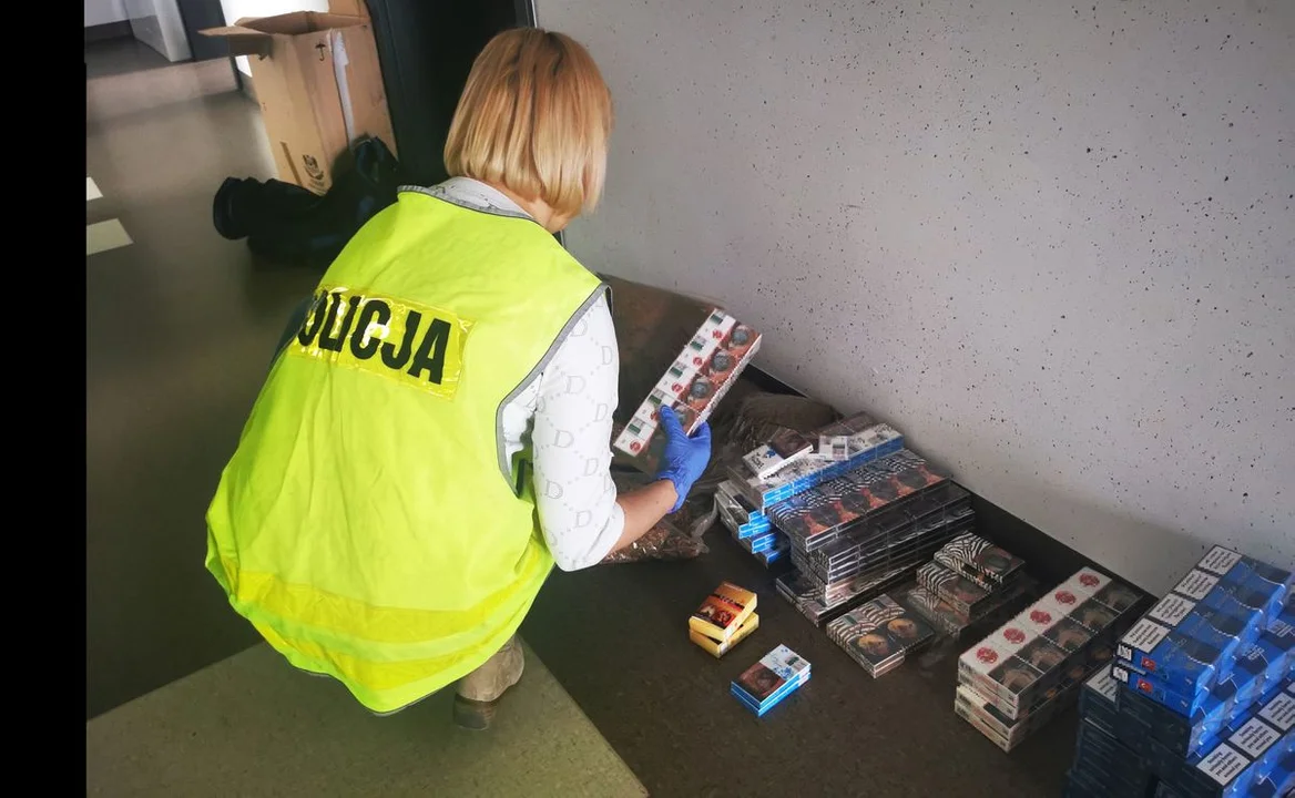 Policjanci zabezpieczyli 20 tysięcy papierosów i 15 kg tytoniu