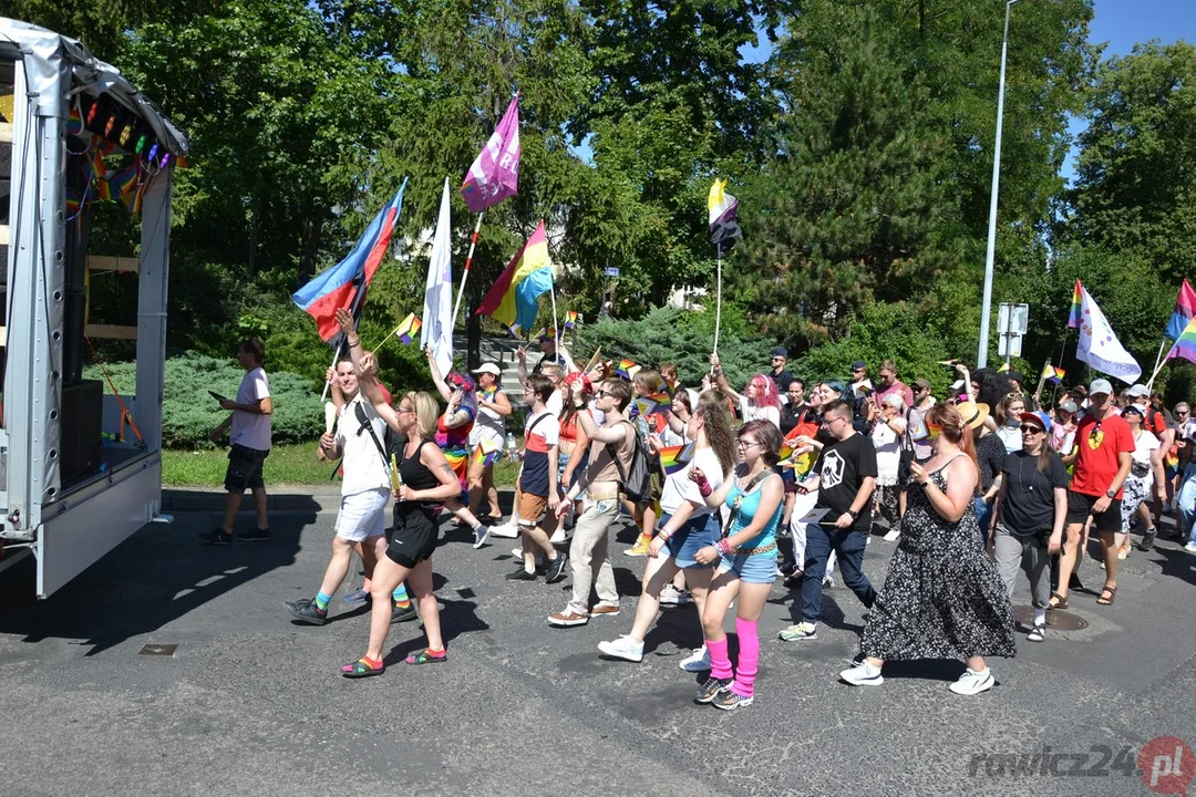 Marsz Równości i kontrmanifestacje w Rawiczu