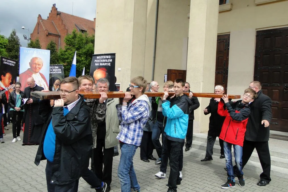 Symbole Światowych Dni Młodzieży w Jarocinie (2014)