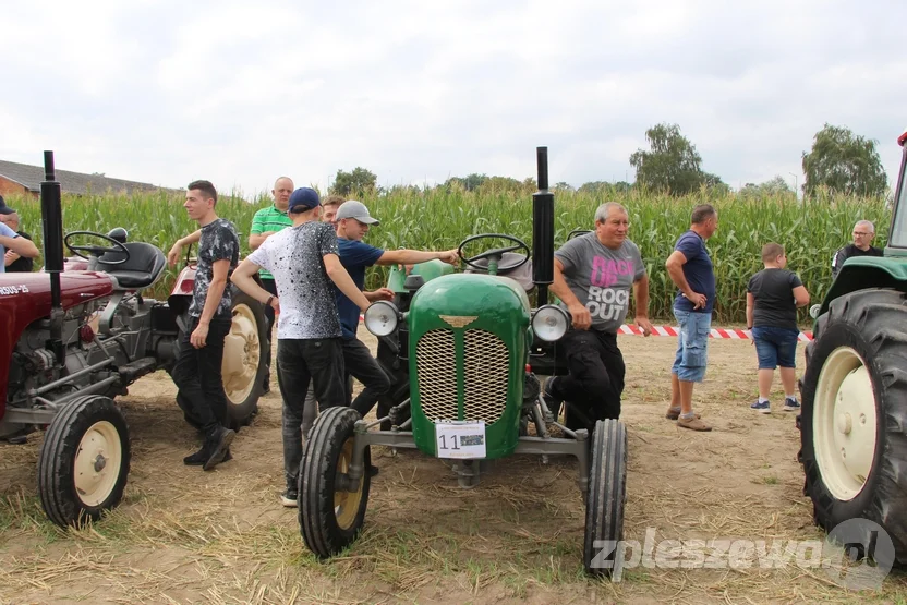 Zlot starych ciągników  wKucharach