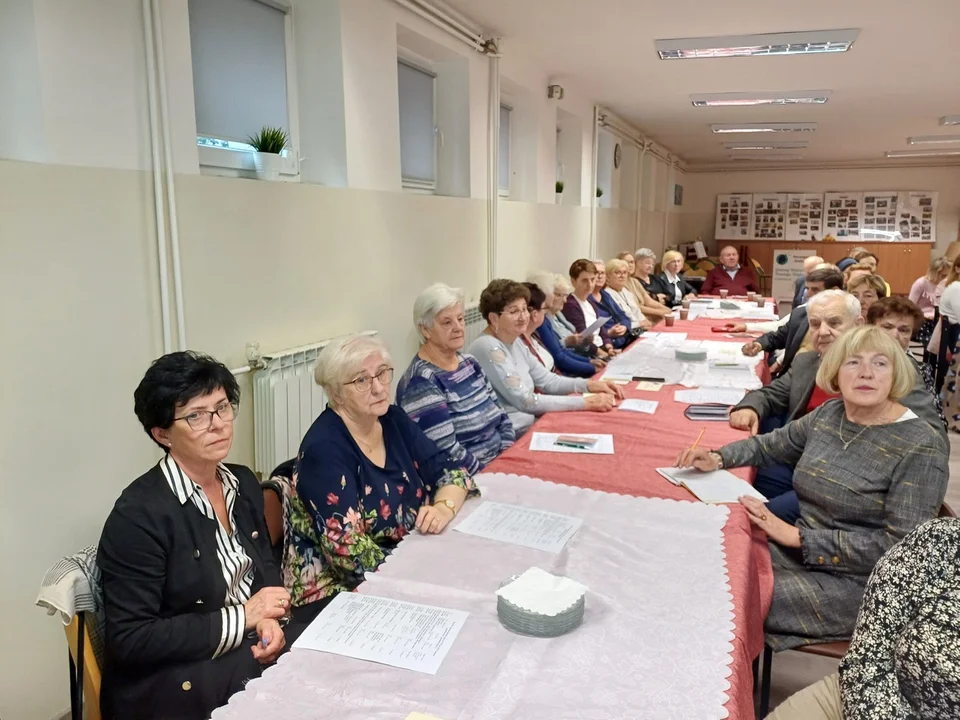 Studenci Uniwersytetu III Wieku z Gołuchowa rozpoczęli rok akademicki [ZDJĘCIA] - Zdjęcie główne