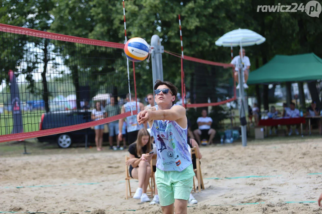 Turniej siatkówki plażowej w Jutrosinie