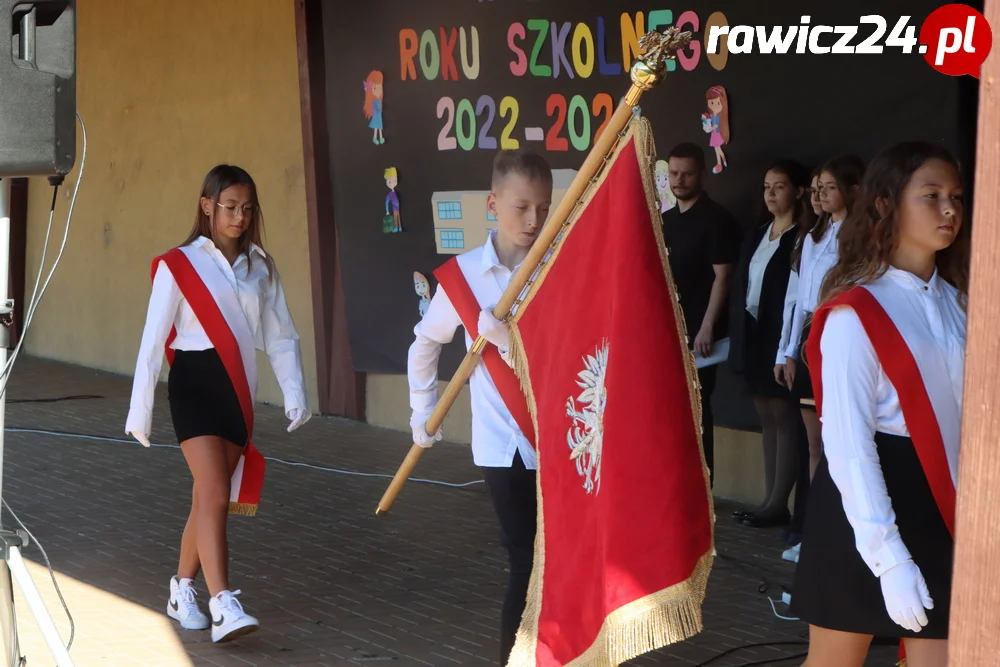 Rozpoczęcie roku szkolnego w SP im. Janusza Korczaka w Sierakowie