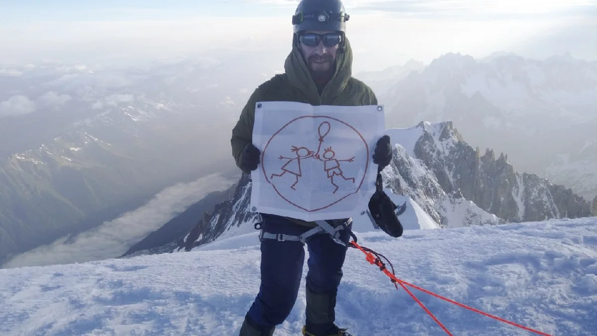 Rafał Przybył na Mont Blanc. Wybrali jedną z najtrudniejszych dróg do zdobycia góry - Zdjęcie główne