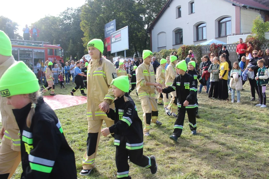 Festyn mundurowy dla Macieja Kaliszaka, prezesa OSP w Jarocinie