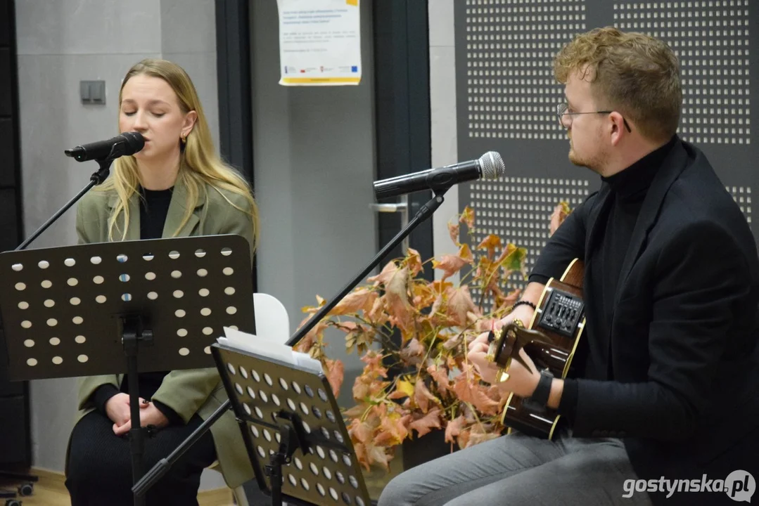 Muzyczne zaduszki w KROB_KULT - występ duetu Jagna Knapp i Paweł Pawlak