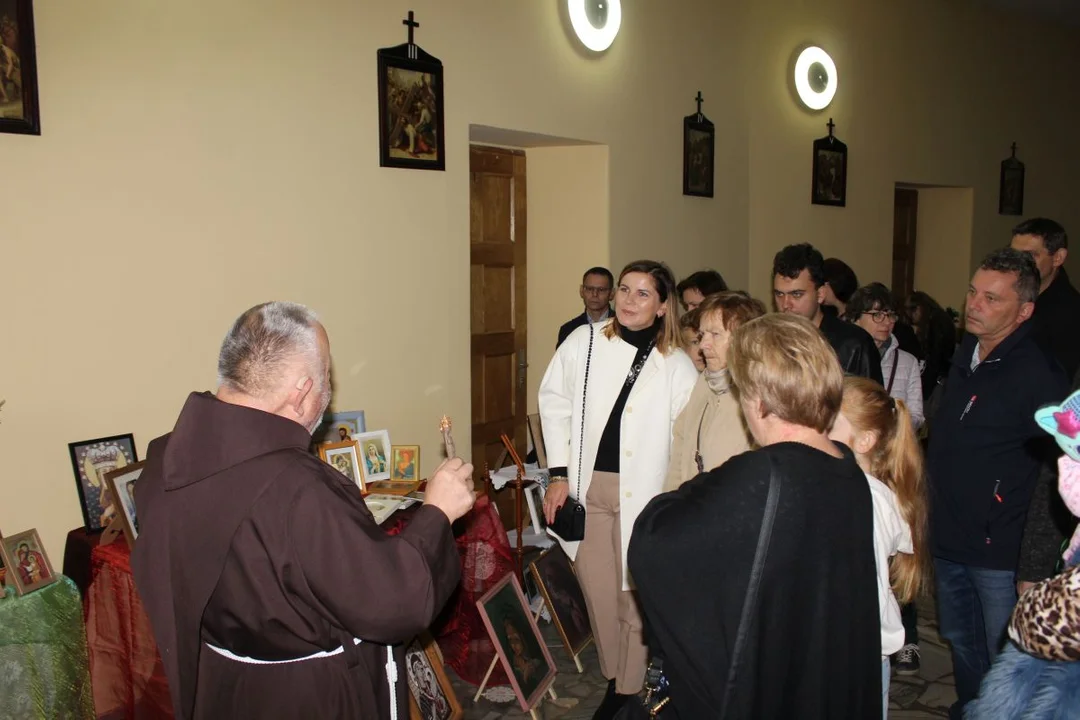 Wystawa Maryjna brata Sebastiana Baryluka w kościele franciszkanów w Jarocinie [ZDJĘCIA]