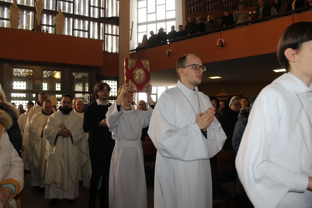 Franciszkanie w Jarocinie rozpoczęli świętowanie 90-lecia z biskupem kaliskim