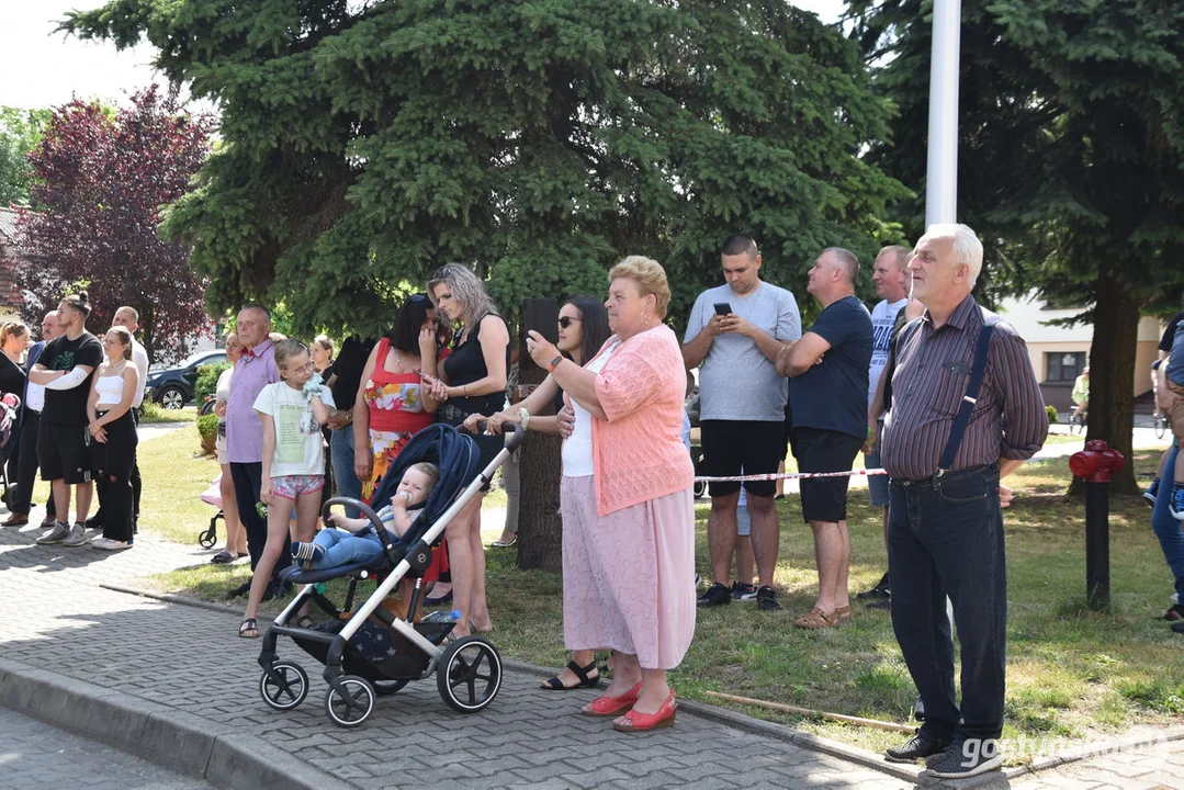 Przekazanie wozu strażackiego dla jednostki OSP w Pogorzeli