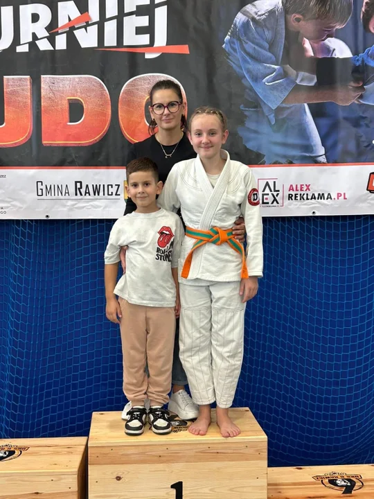Zawody judo w hali w Sierakowie