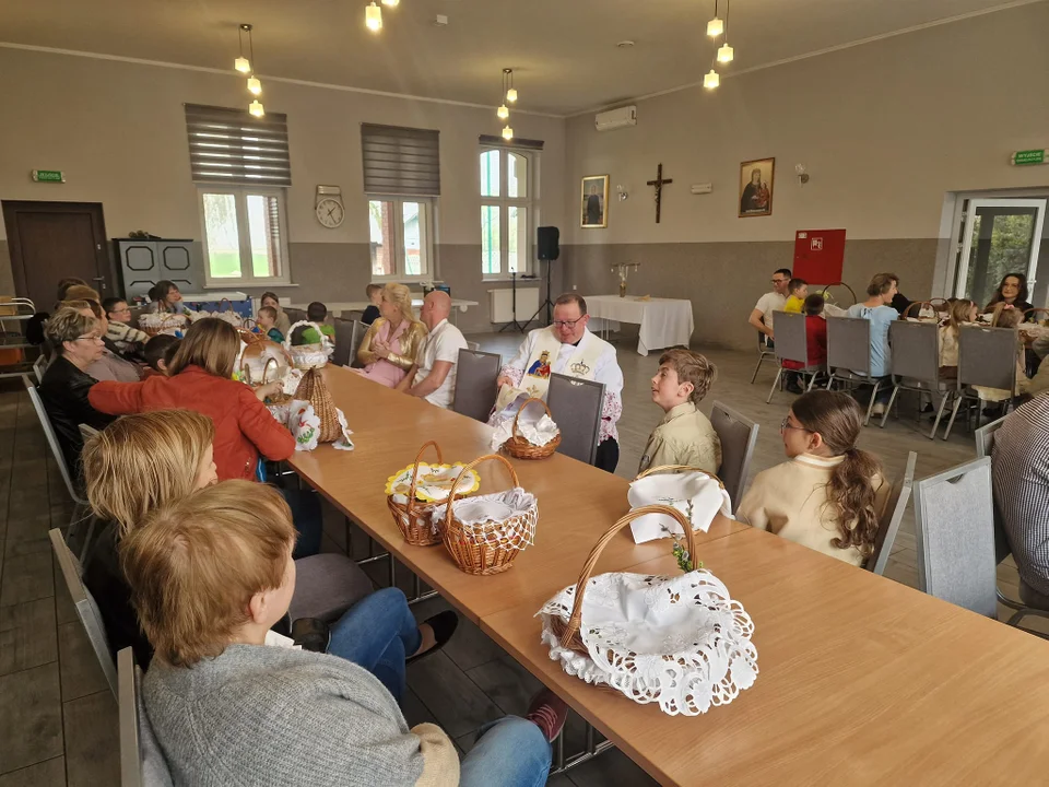 Święcenie potraw w Lutogniewie, Dzierżanowie, Bożacinie i Wróżewach [ZDJĘCIA]