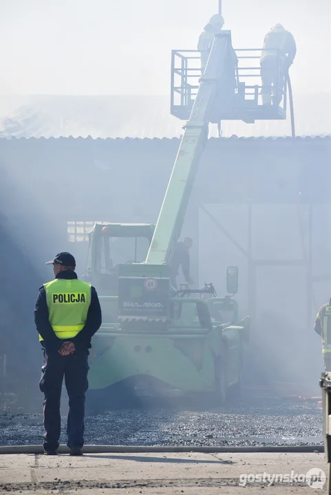 Pożar hali zakładu ślusarskiego w Czeluścinie