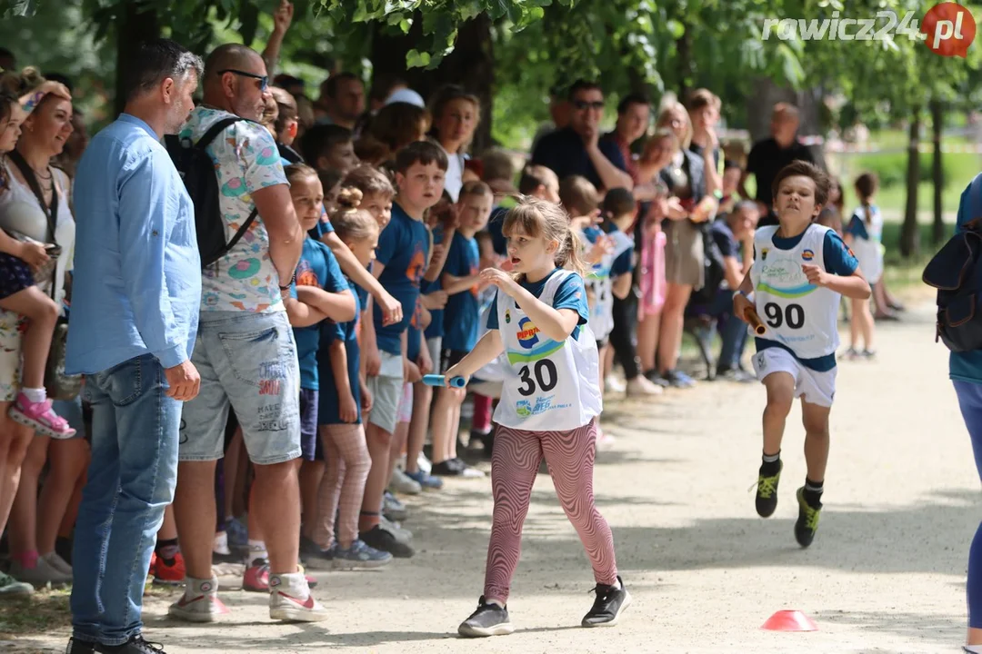 Sztafety szkolne w ramach 24h Rawickiego Festiwalu Sportu