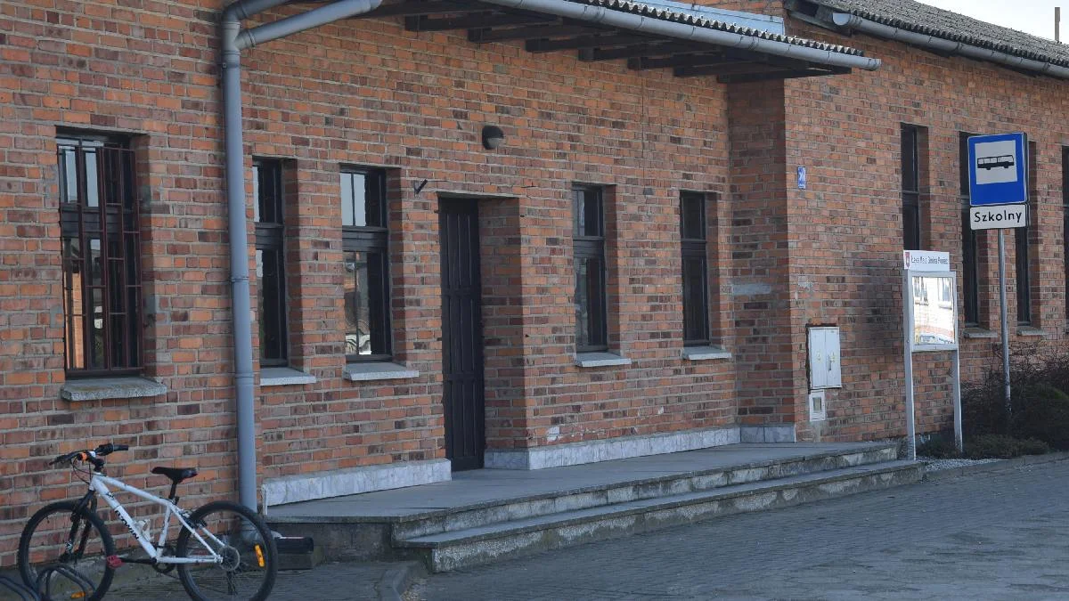 Będą mieli nowy dach, drzwi i okna w świetlicy wiejskiej. Lwią część kosztów pokryje dofinansowanie - Zdjęcie główne