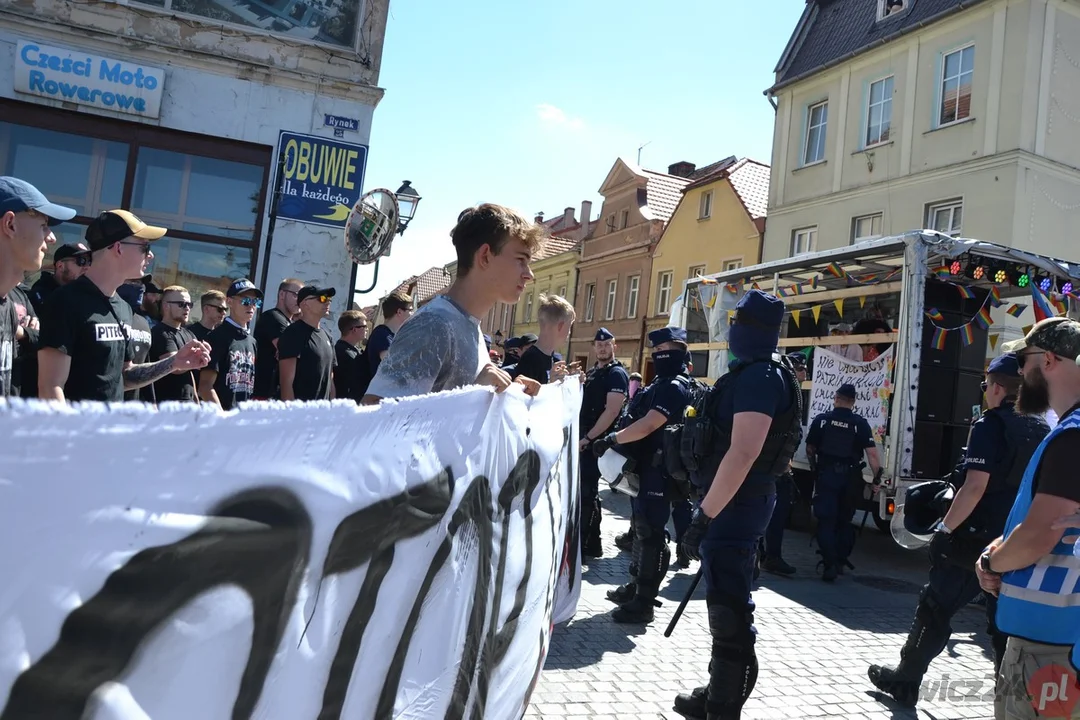 Marsz Równości i kontrmanifestacje w Rawiczu