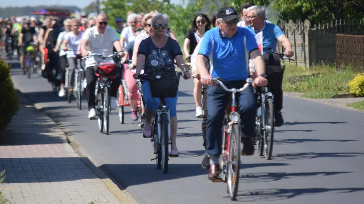 Rowerówka w Pępowie 2024. Pierwszy raz w tym sezonie mieszkańcy gminy wspólnie wsiedli na rowery - Zdjęcie główne