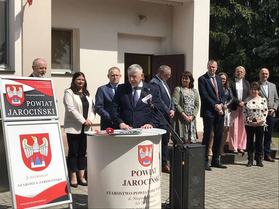 Otwarcie drogi Zalesie-Osiek. Na miejscu pojawili się minister Marlena Maląg i poseł Jan Mosiński