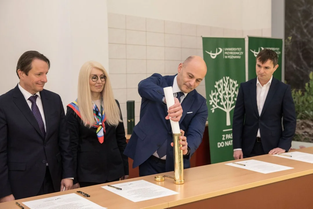 Powstanie nowe Centrum Kliniczne w Poznaniu. Wmurowano kamień węgielny pod budowę