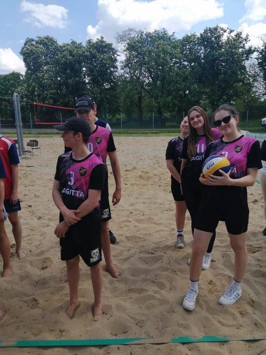 Mistrzostwa Powiatu Rawickiego w siatkówce plażowej w Jutrosinie