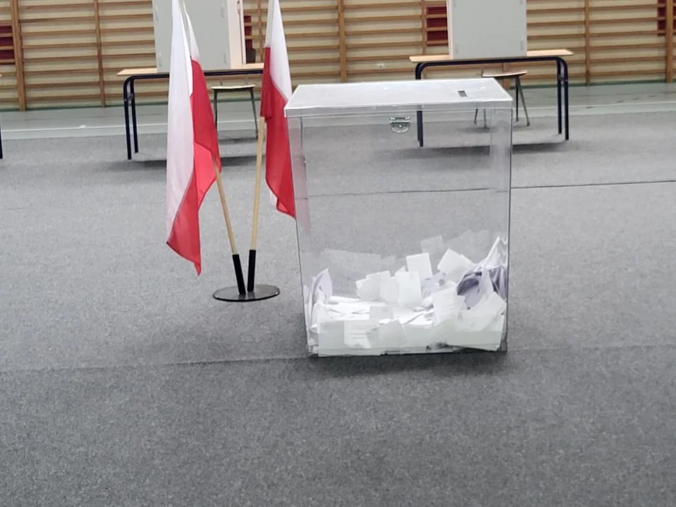 Wybowy prezydenckie 20025 - II tura, frekwencja z godz. 12.00