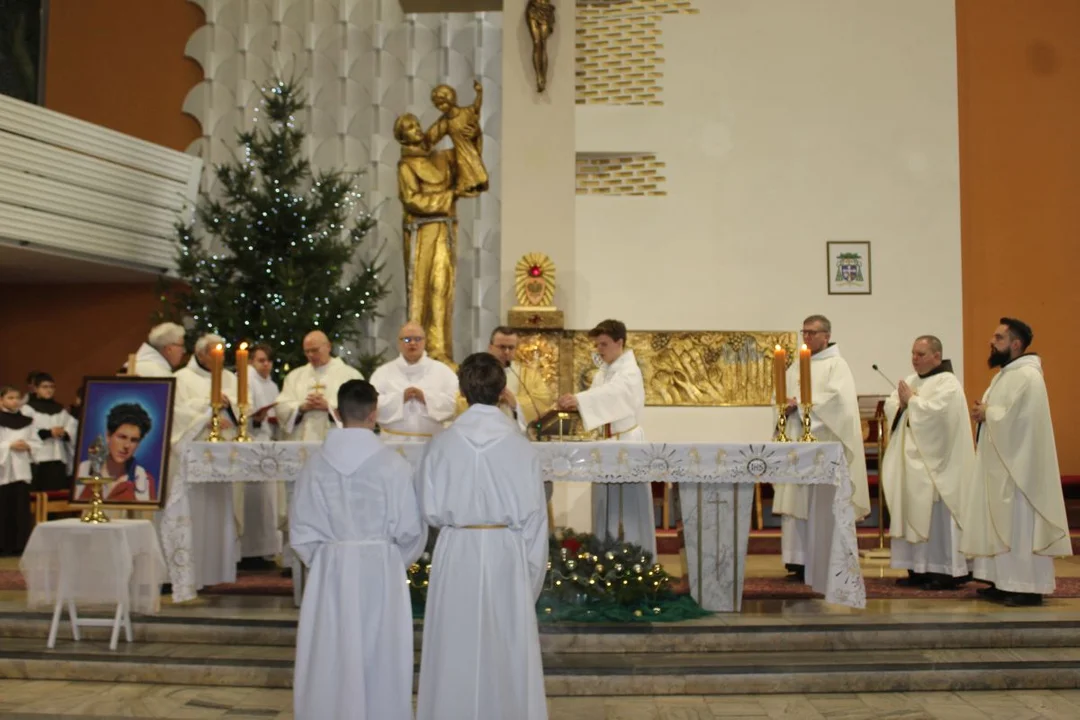 Franciszkanie w Jarocinie rozpoczęli świętowanie 90-lecia z biskupem kaliskim