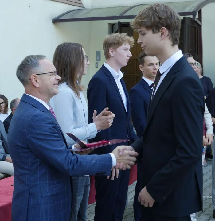Wręczonie Medali Patrona Szkoły w Liceum Ogólnokształcącym w Jarocinie