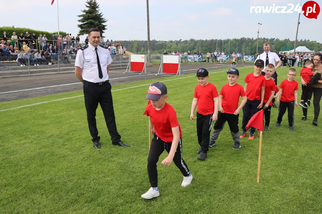 Dziecięce Drużyny Pożarnicze na zawodach w Miejskiej GórceDziecięce Drużyny Pożarnicze na zawodach w Miejskiej Górce