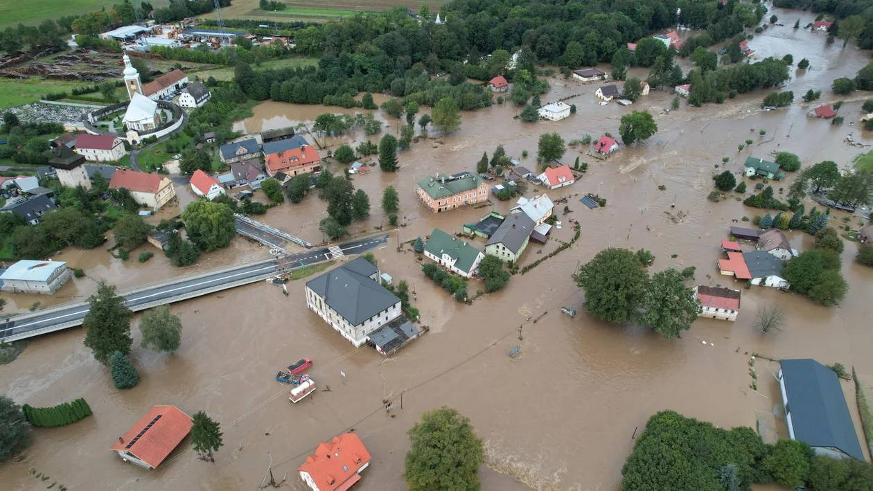 Wolni Jeźdźcy Piaski pojechali z darami dla powodzian do Bystrzycy Kłodzkiej