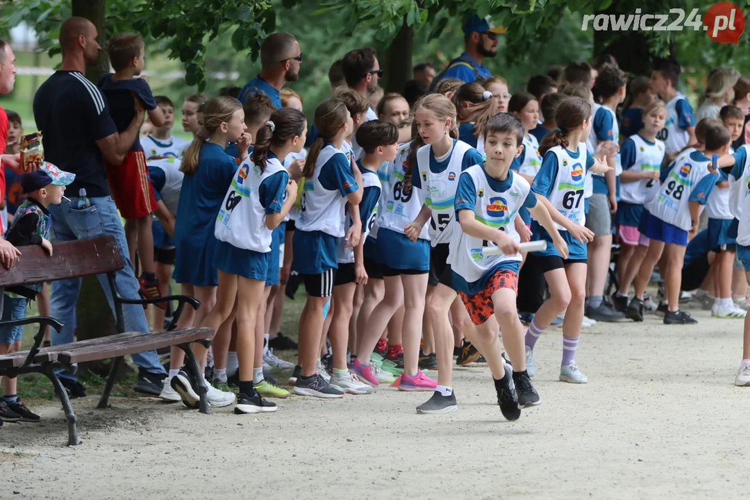 Sztafety szkolne w ramach 24h Rawickiego Festiwalu Sportu