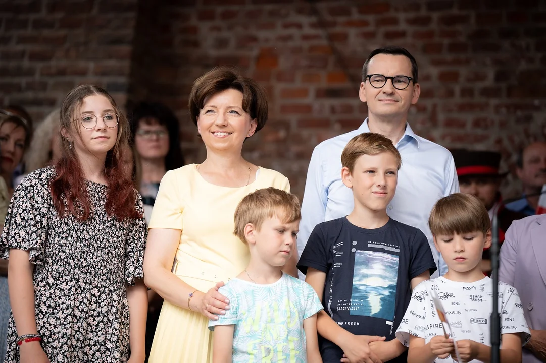 Minister Marlena Maląg: Rodzina 800+. Inwestujemy w przyszłość Polski - Zdjęcie główne