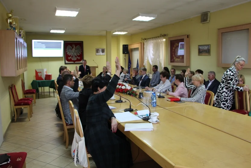 Pierwsza sesja rady miejskiej gminy Chocz w nowej kadencji