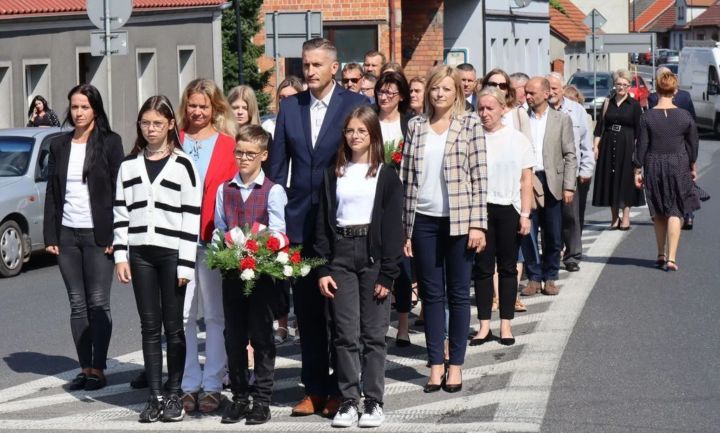 Koźmin Wlkp. Pamiętali o rocznicy II Wojny Światowej [ZDJĘCIA] - Zdjęcie główne