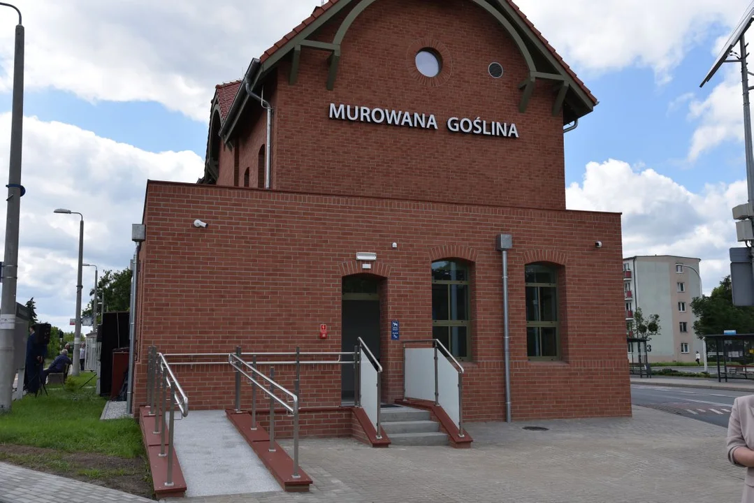 Dworzec w Murowanej Goślinie jak za dawnych lat